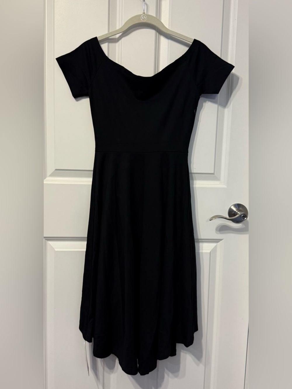 Elegant Black High-Low Dress with Short Sleeves - Picture 2 of 6